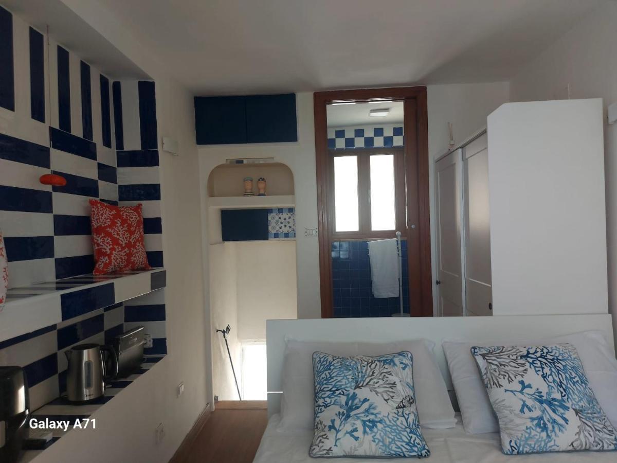 カステッランマーレ・ディ・スタービア Coralinetiny Bed & Breakfast エクステリア 写真